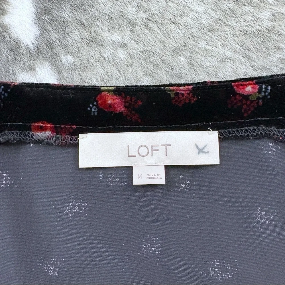 LOFT Velvet Floral Puff Sleeve Top